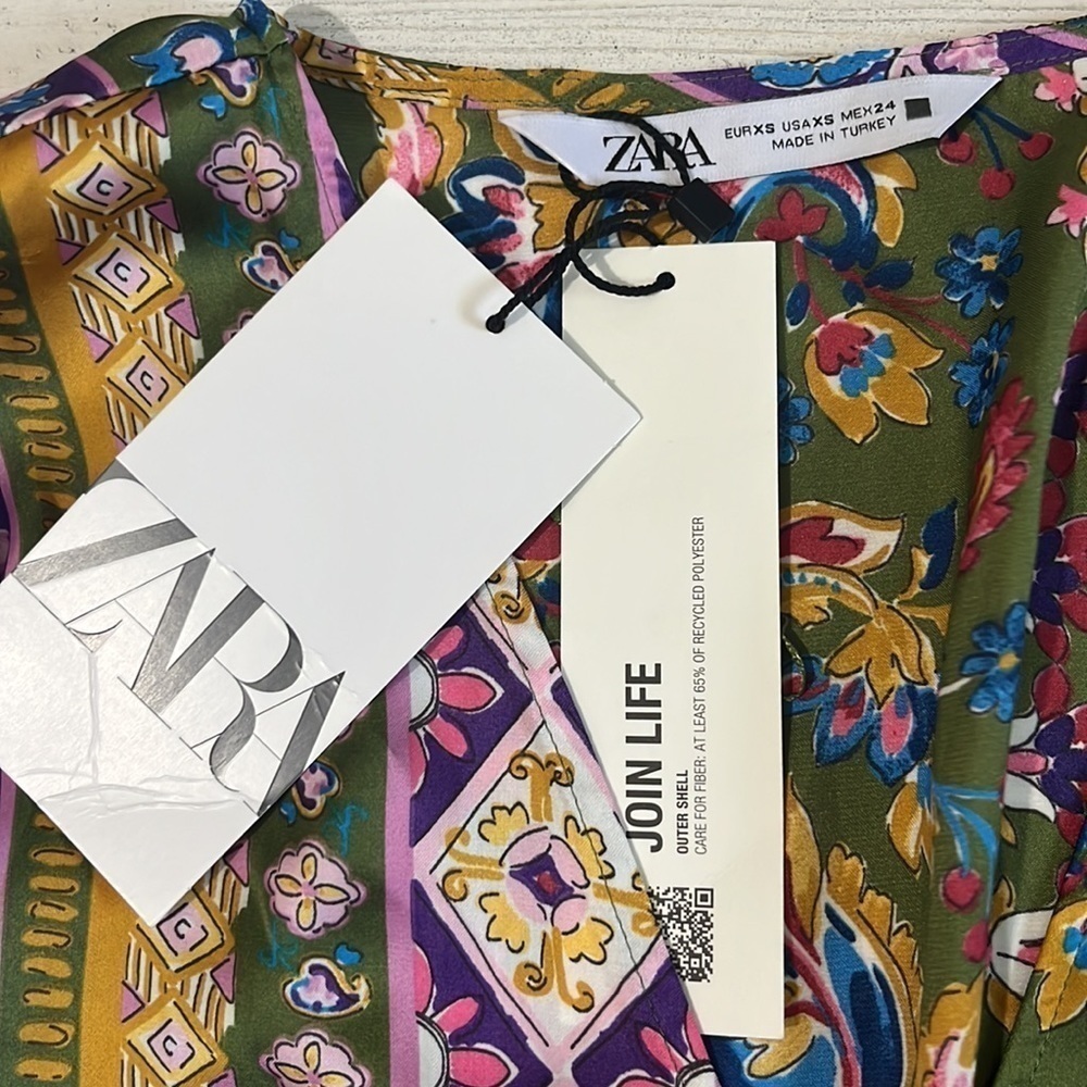 Zara Silk Like Floral Blogger Favorite Dress Size XS.  NWT - Picture 8 of 12